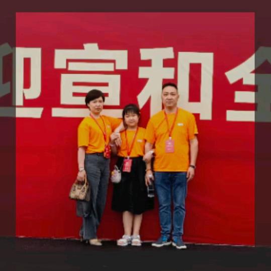 梓潼宣和麻将机小姐姐