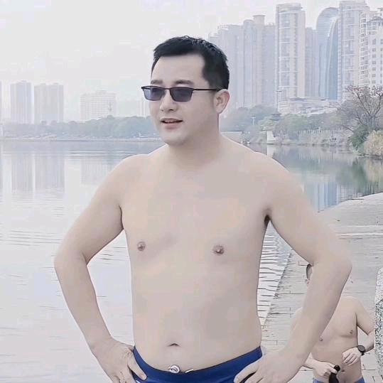 老班长义薄云天🐴