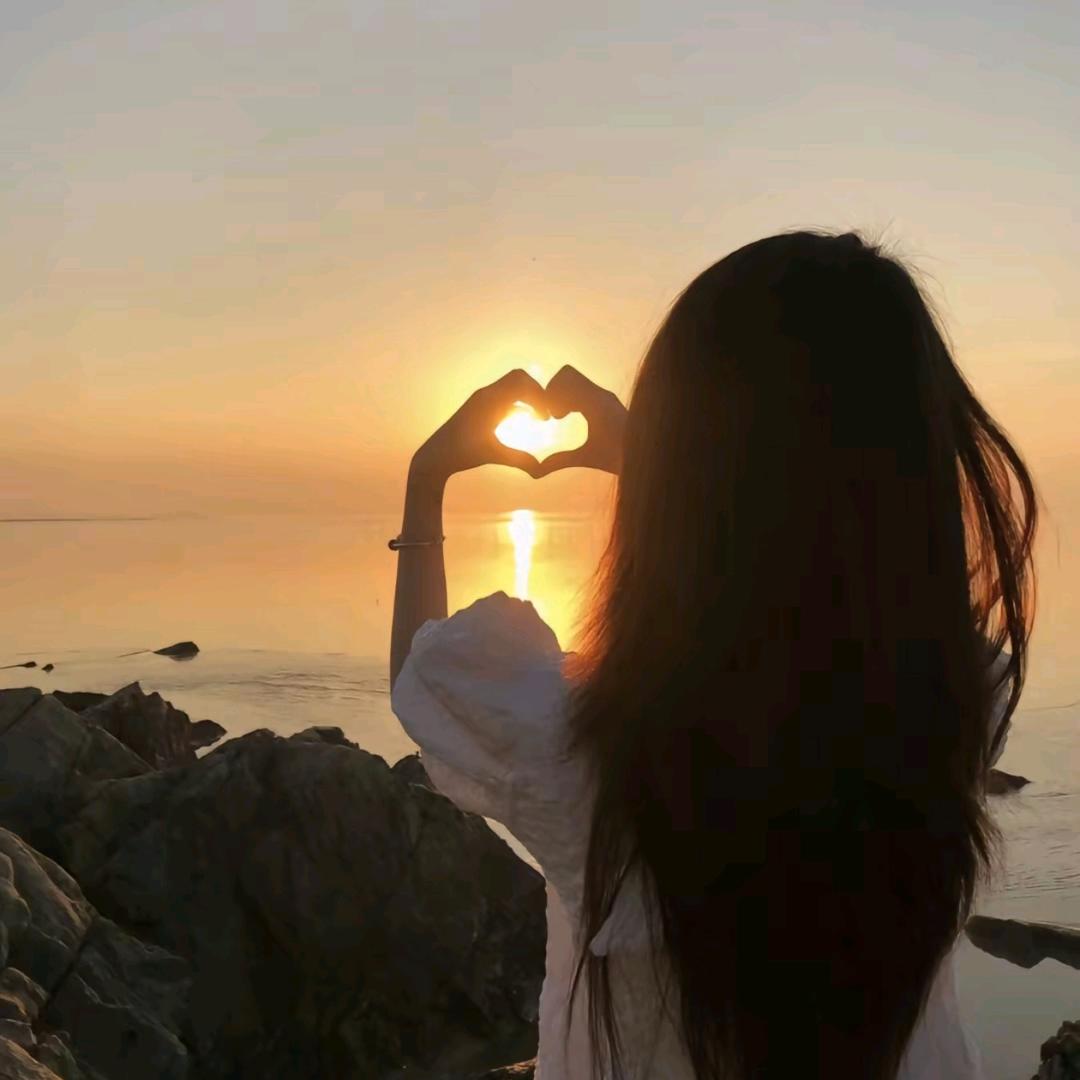 是小王哇。