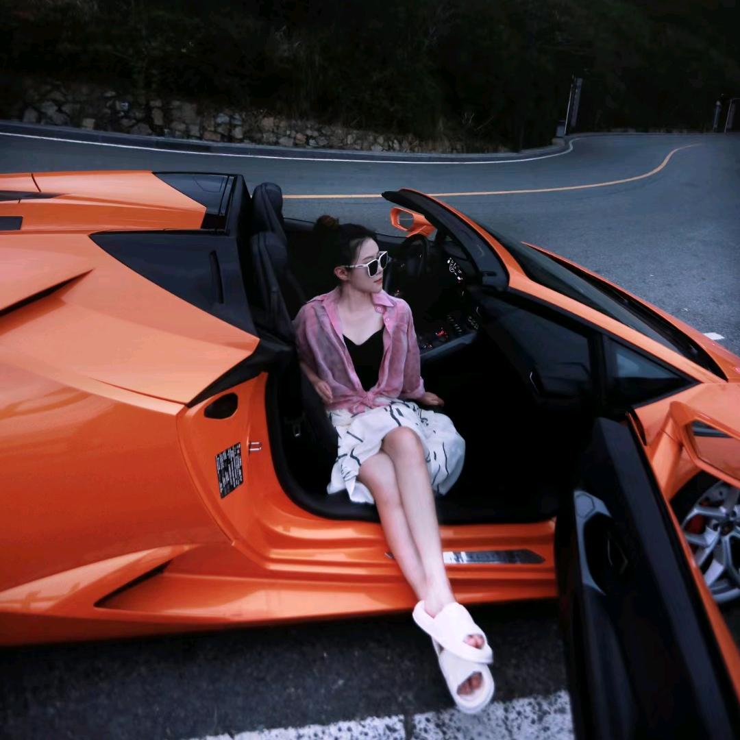 亲口小玮吧
