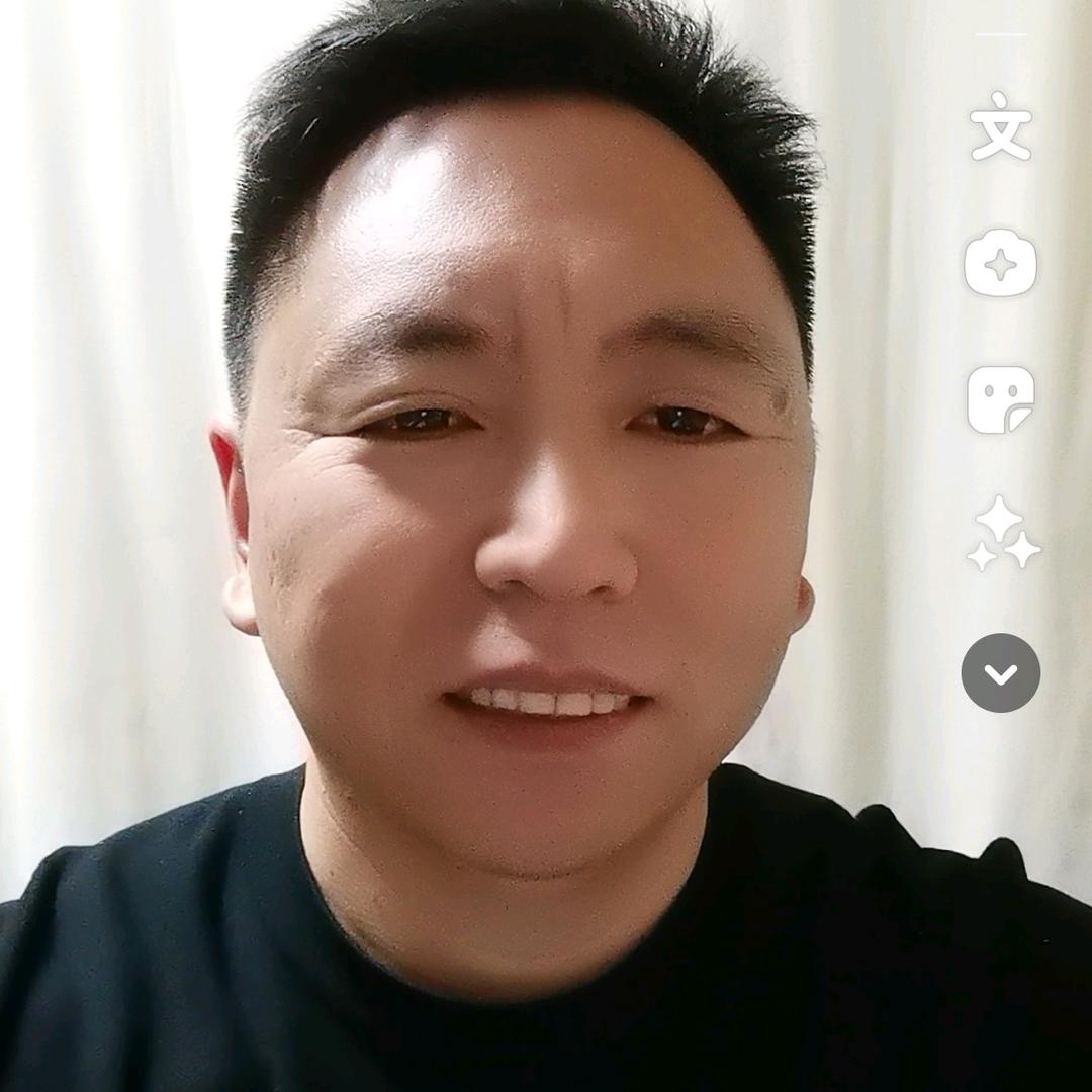 宇宙人巨晴摩雅