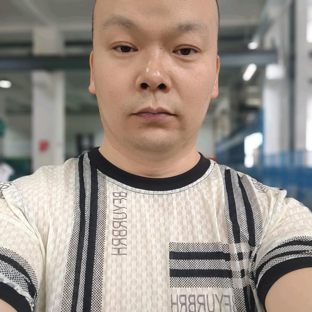 低调哥