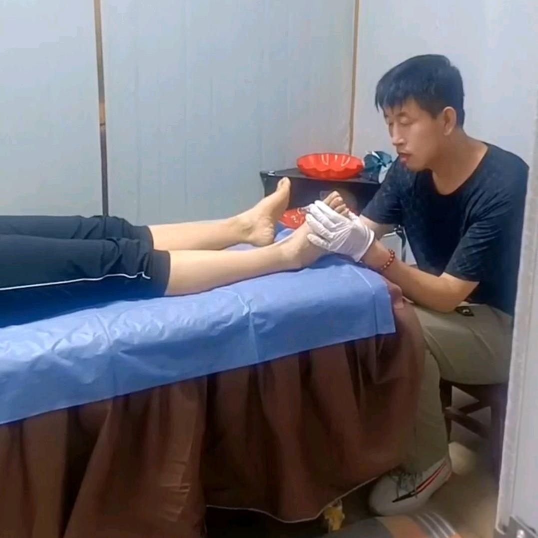 一民点穴拔筋