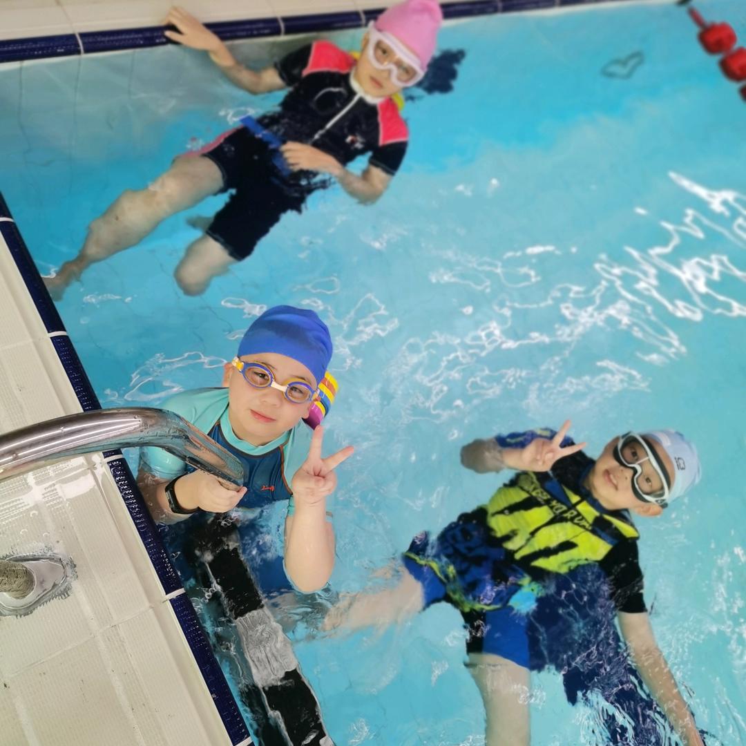 漠浔虹桥泳教助理人崔教练