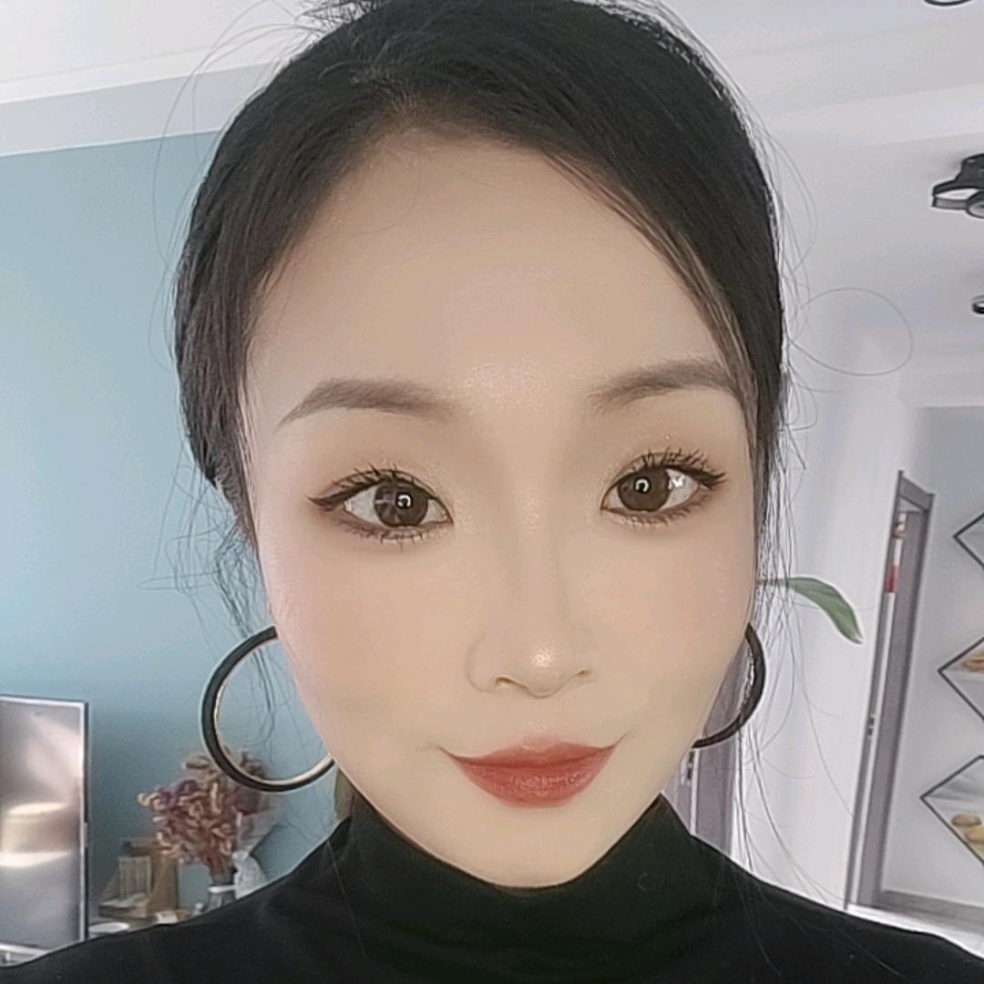 摆摊主理人《卖麻辣烫的姨→_→》