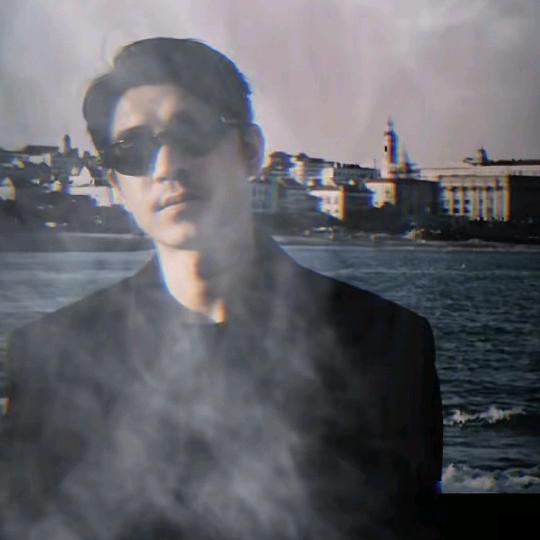 .ℳ̶̶̶̶♡̶҉隔壁老王࿐ᩚ