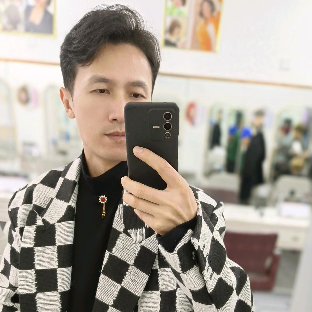 郴州刘星爱烫发