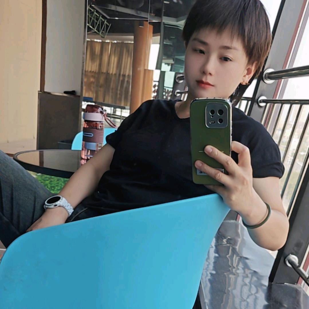 时代游泳健身李教练