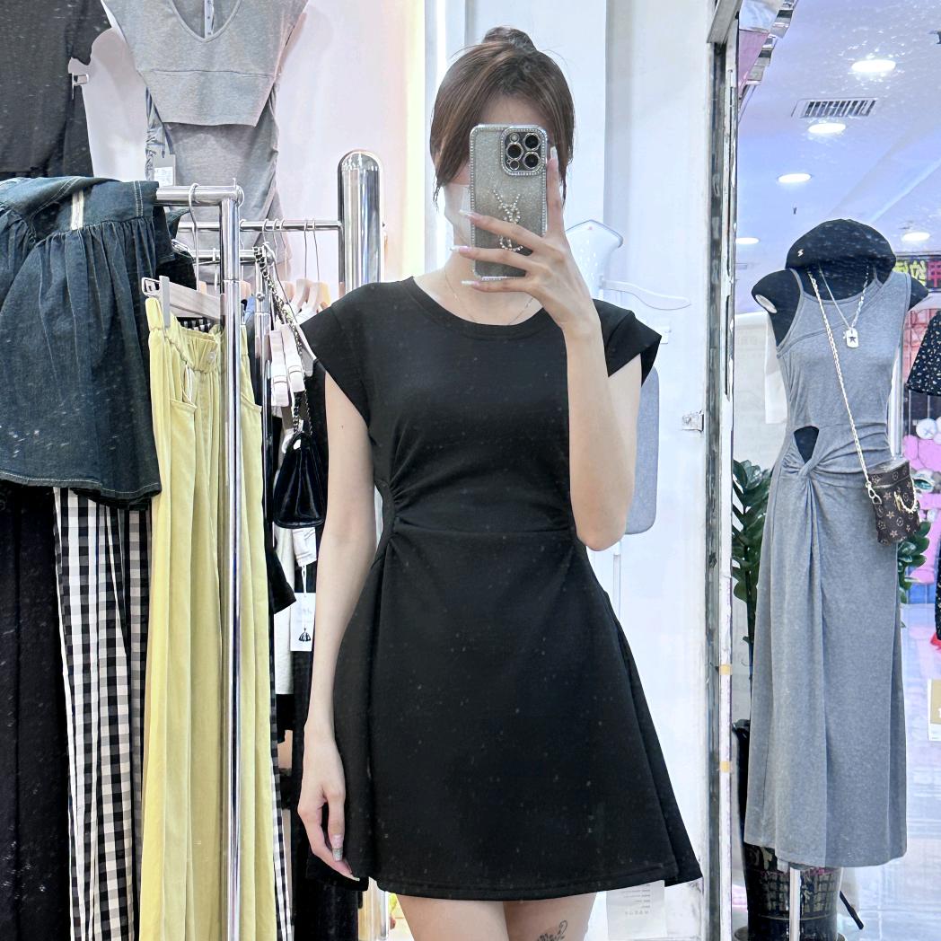 简遇.lucky女装美业店