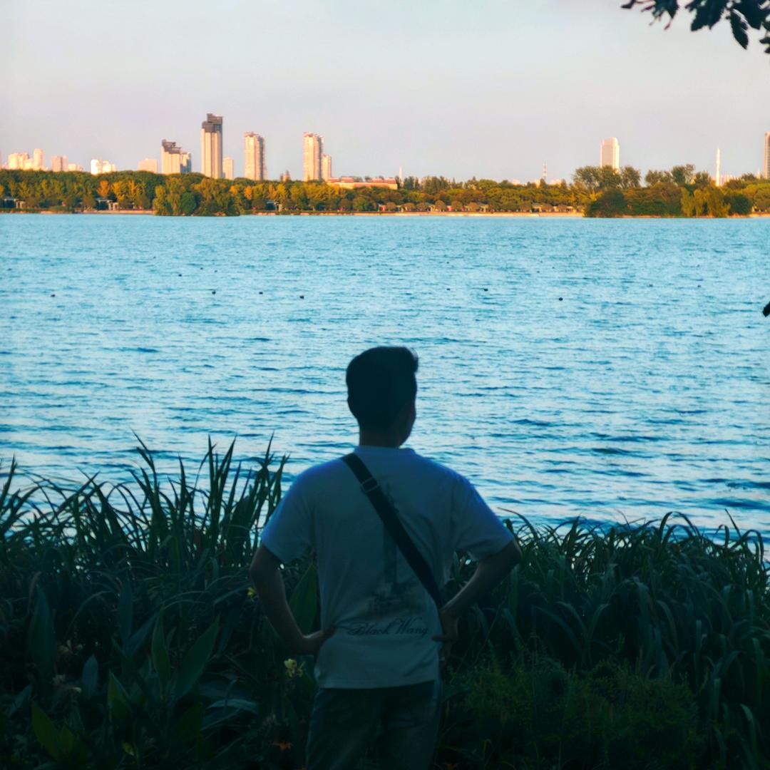 gL1N °