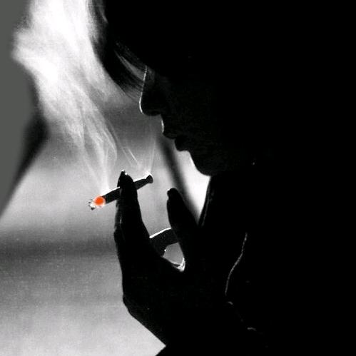 午夜，梦醒人独醉