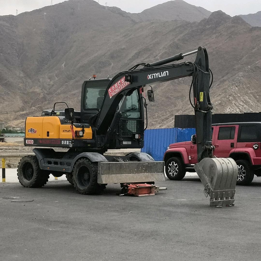 西藏强晟挖机出租