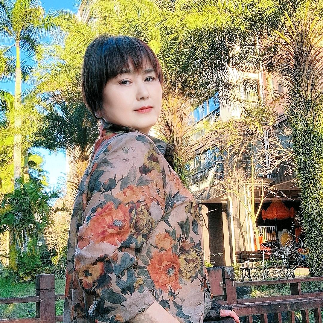 清香百🈴️