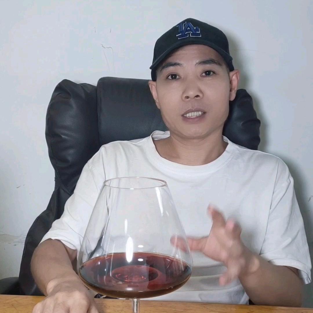 葡萄酒梁先生