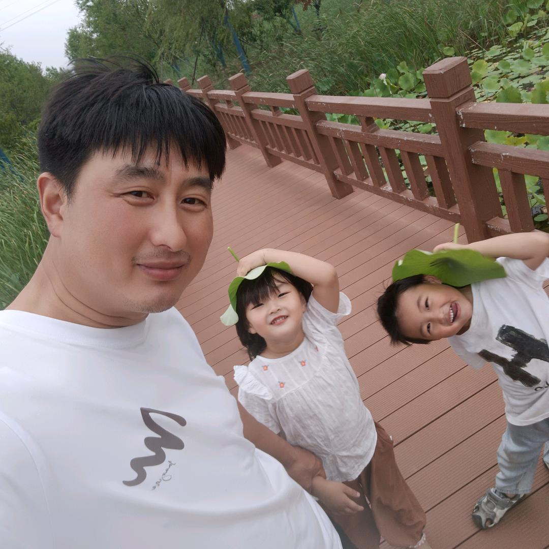 灵璧杨氏楼梯高端玻璃扶手