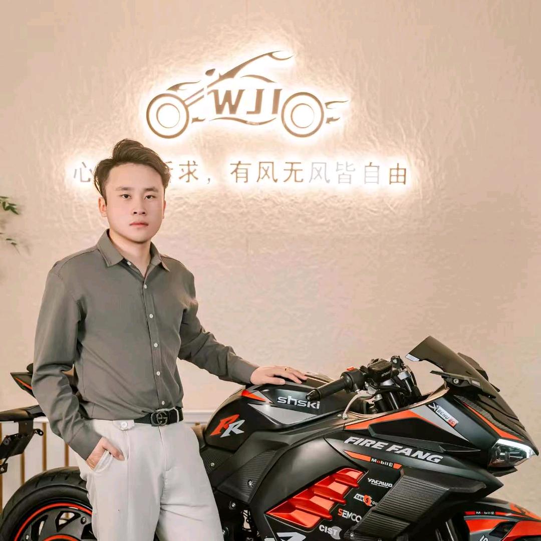 蛟龙机车-小刘总