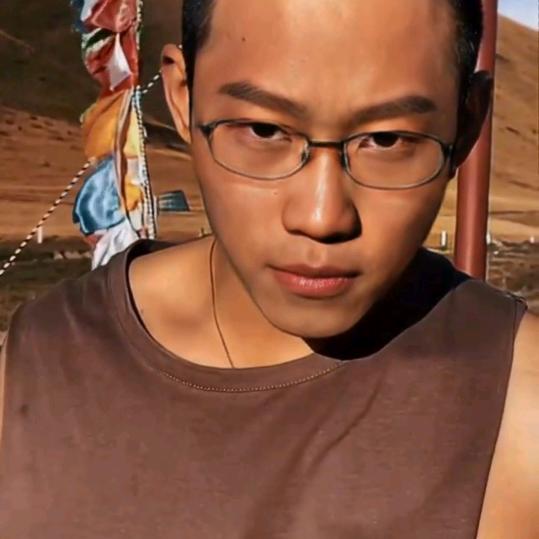 震怒的龍霸霸 ✍