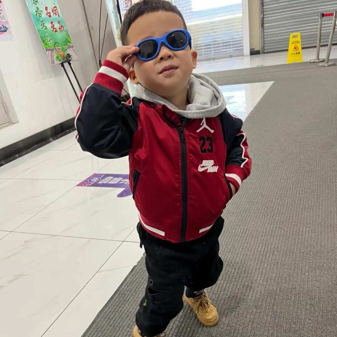 嘻嘻￴￴󠀀  ￴￴󠀀