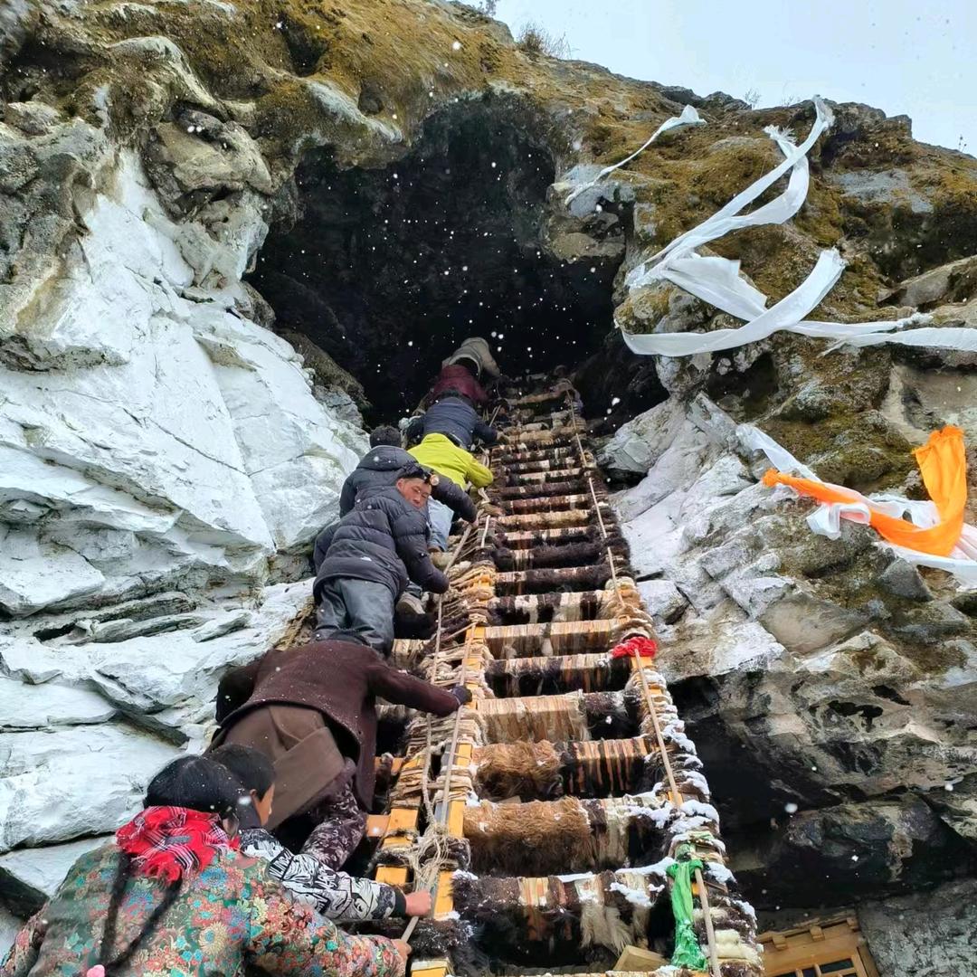 扎央宗溶洞桑耶宾馆