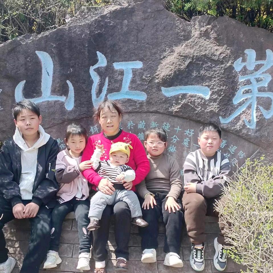 嘟嘟~奶奶