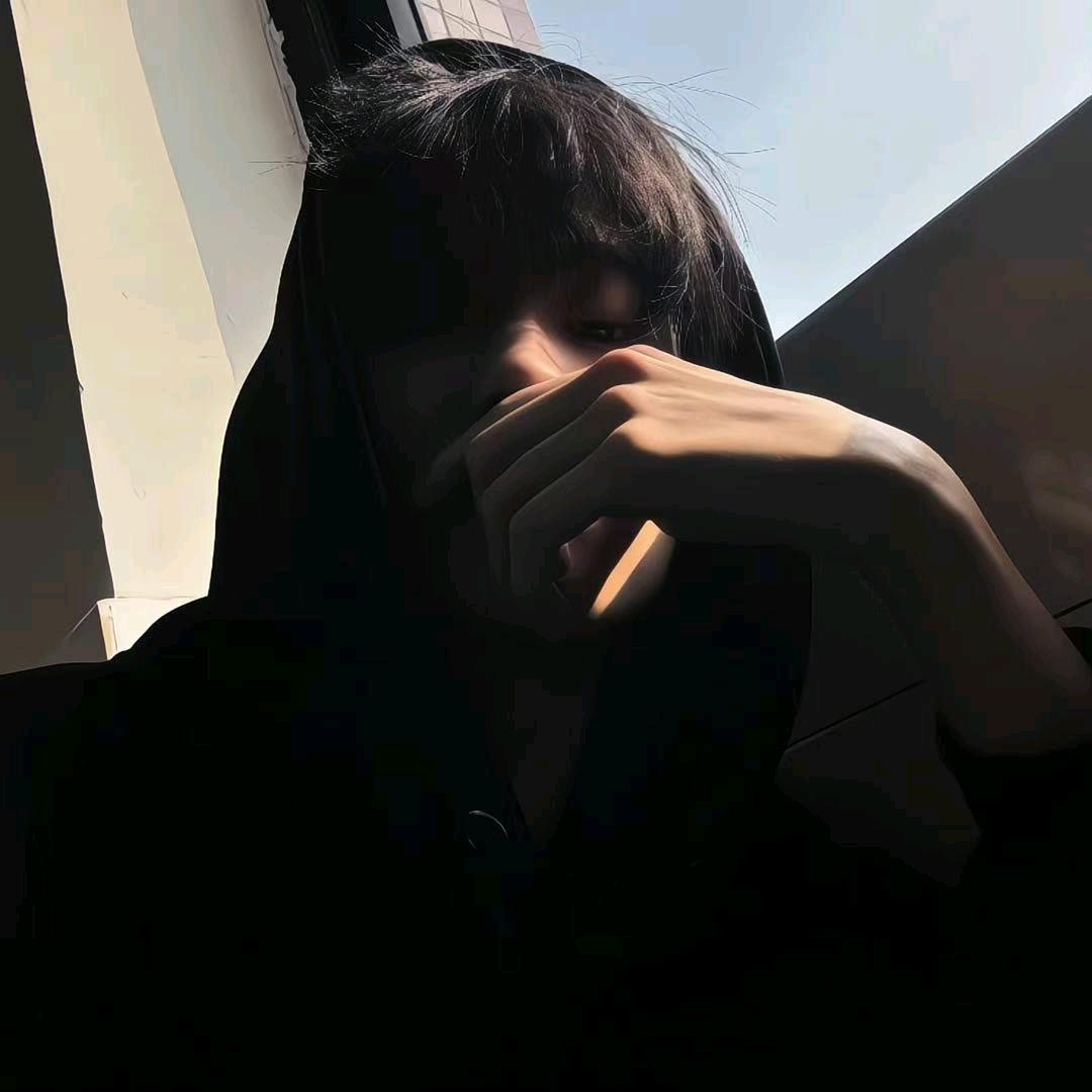 俯卧撑练出鲨鱼肌