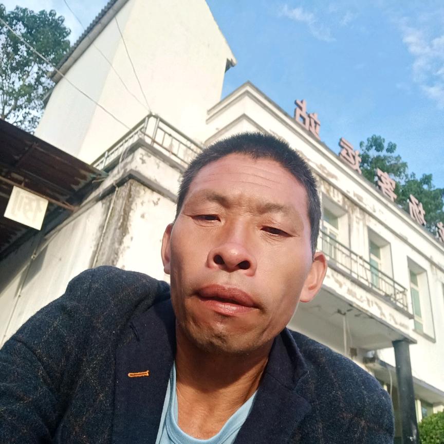 孤单一人’文