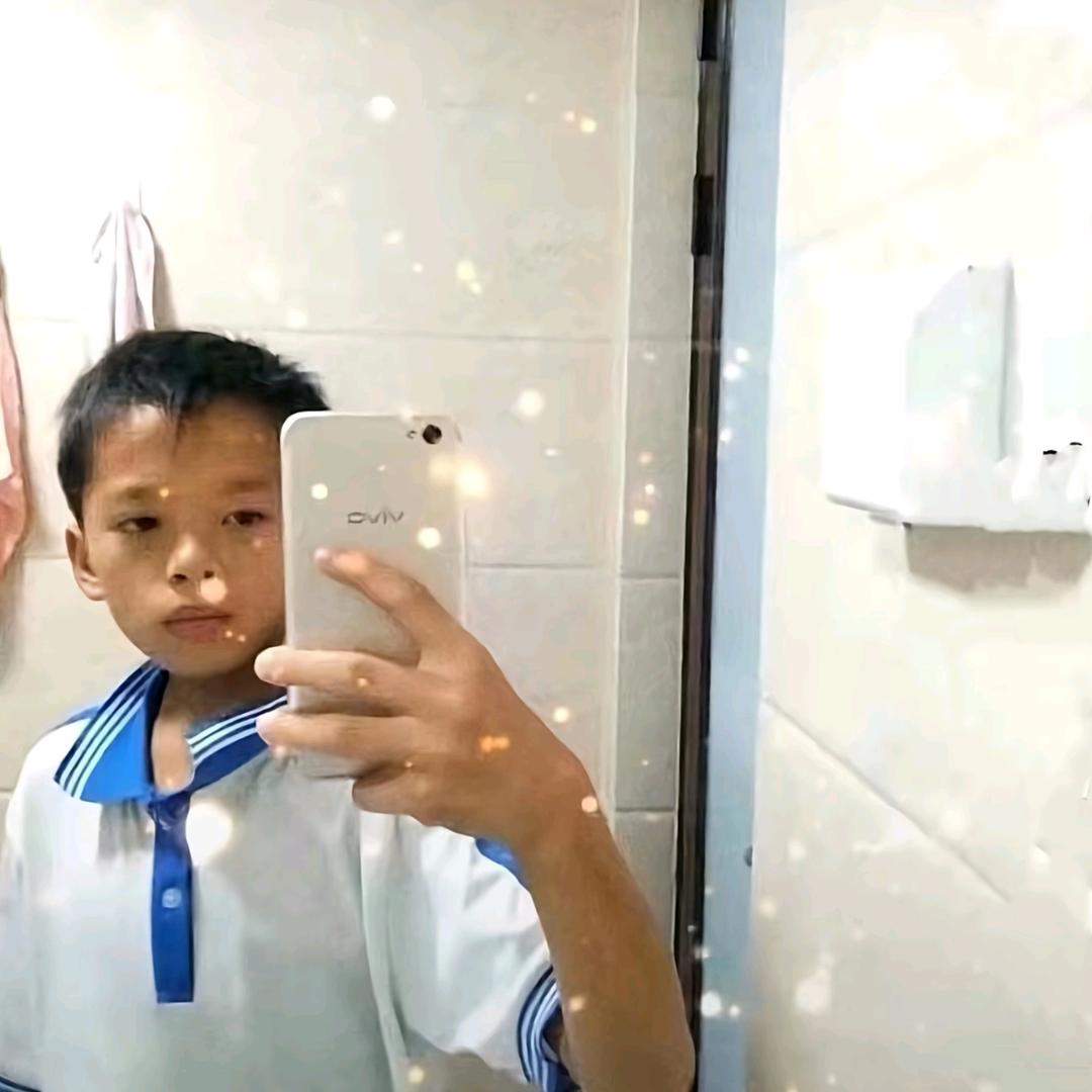 狡猾的小学生🥴