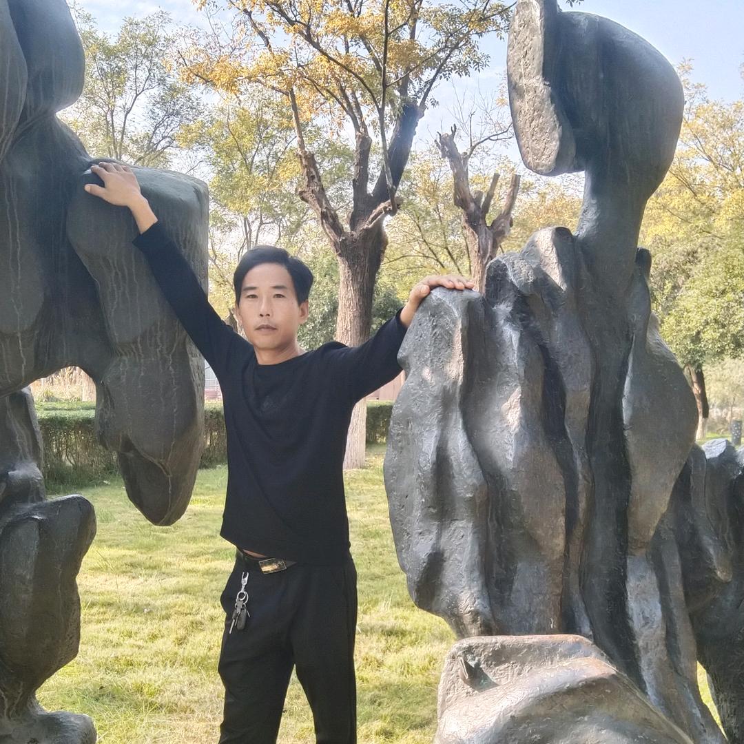 向钱看向后转