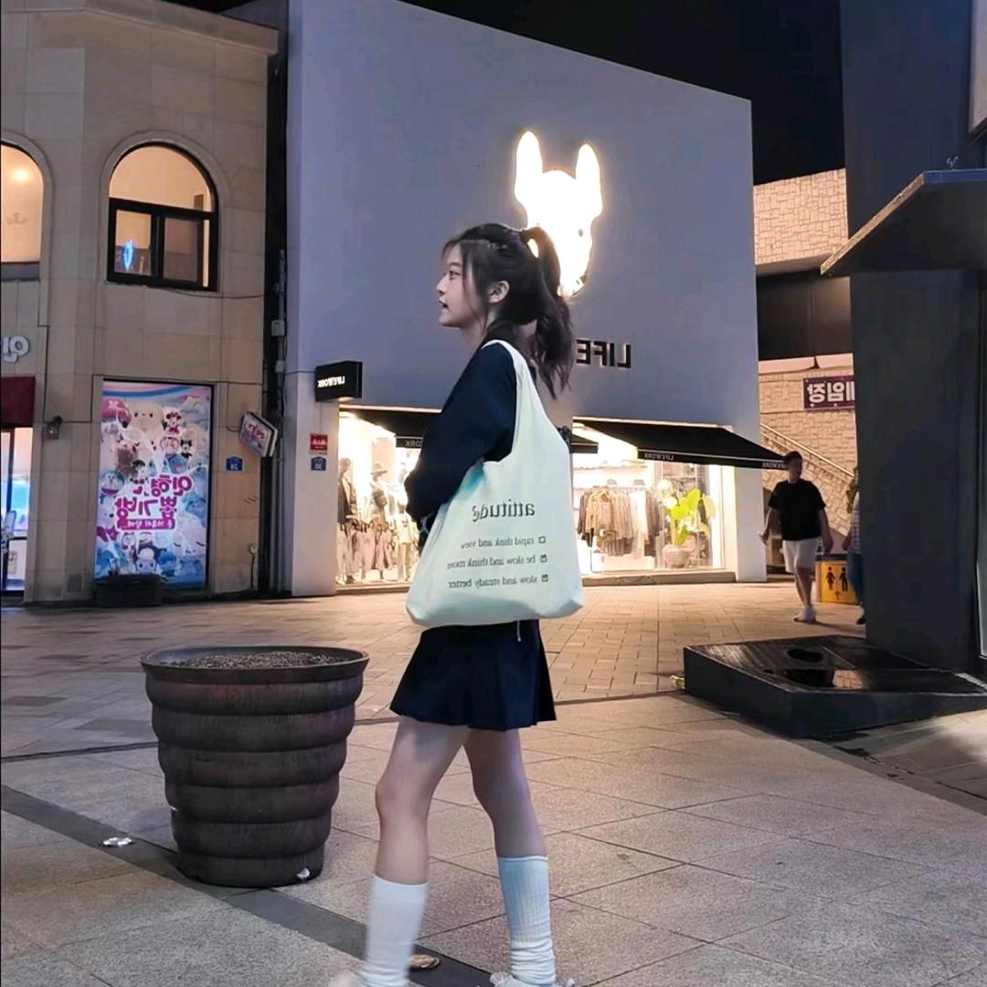 与芊（上上芊）