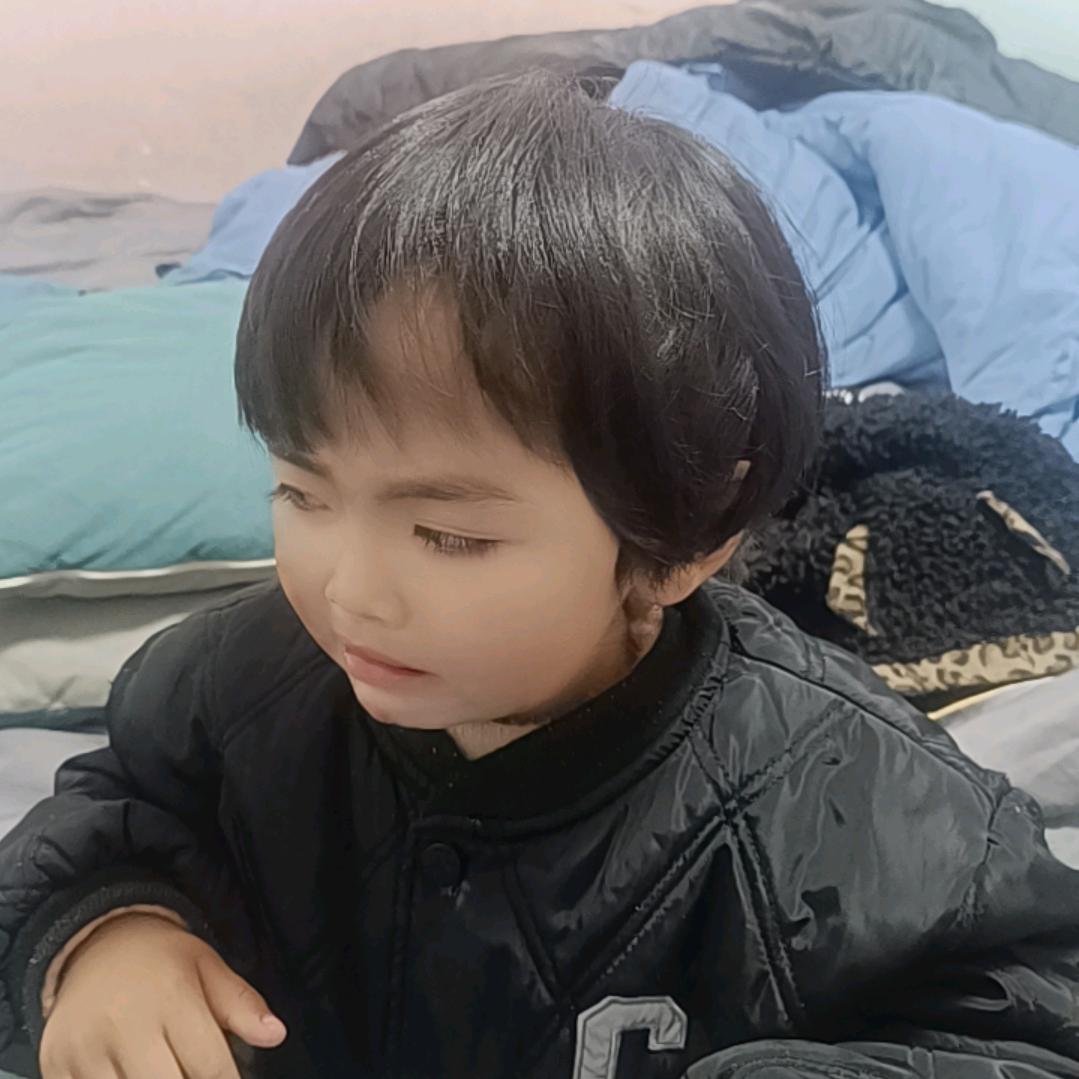 李易潼