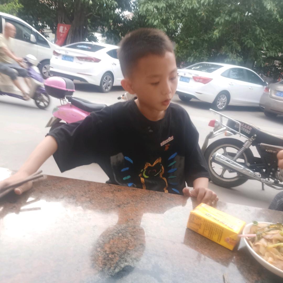 杨飞