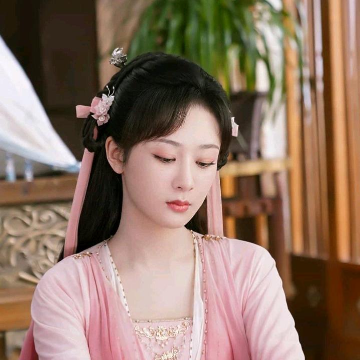 快乐的灰姑娘💖