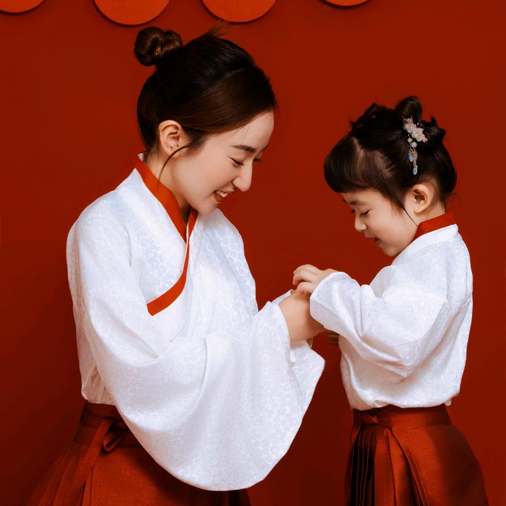 小李是卢慢慢的妈妈