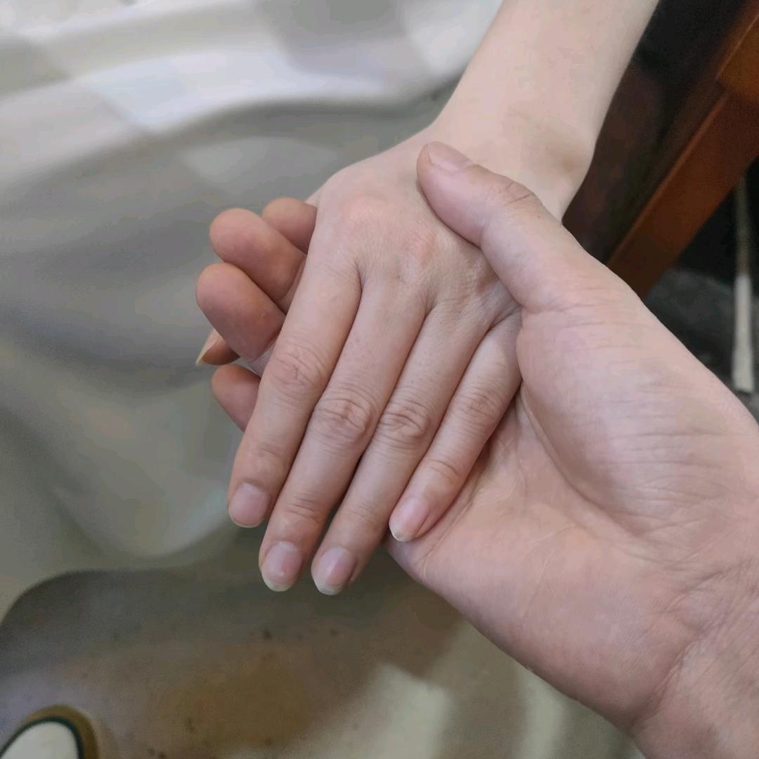 做个俗人不谈情