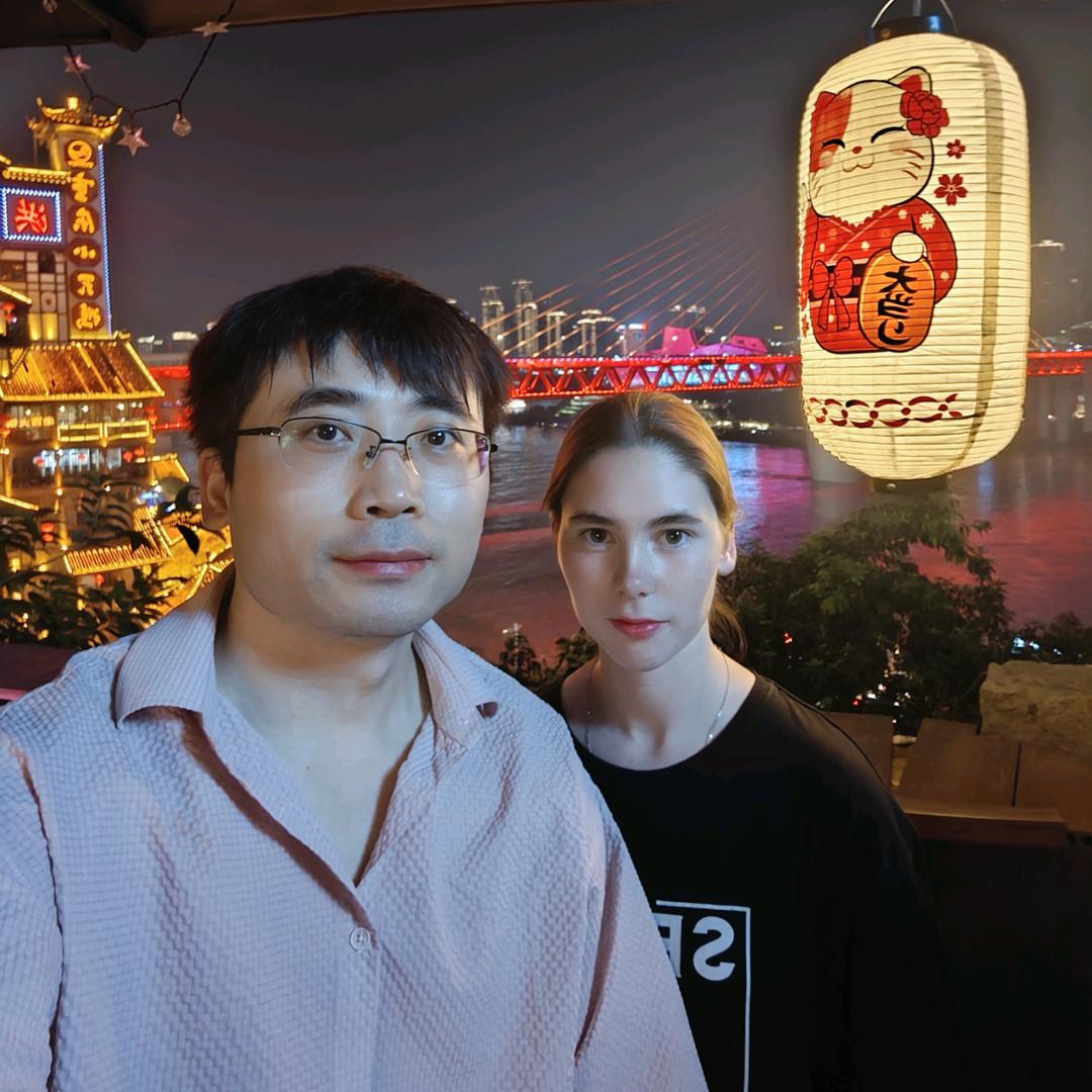 俄妹欧利亚和四川雄起的逗比生活