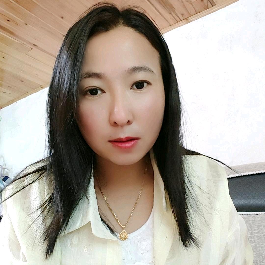 山咔咔的小黑妹