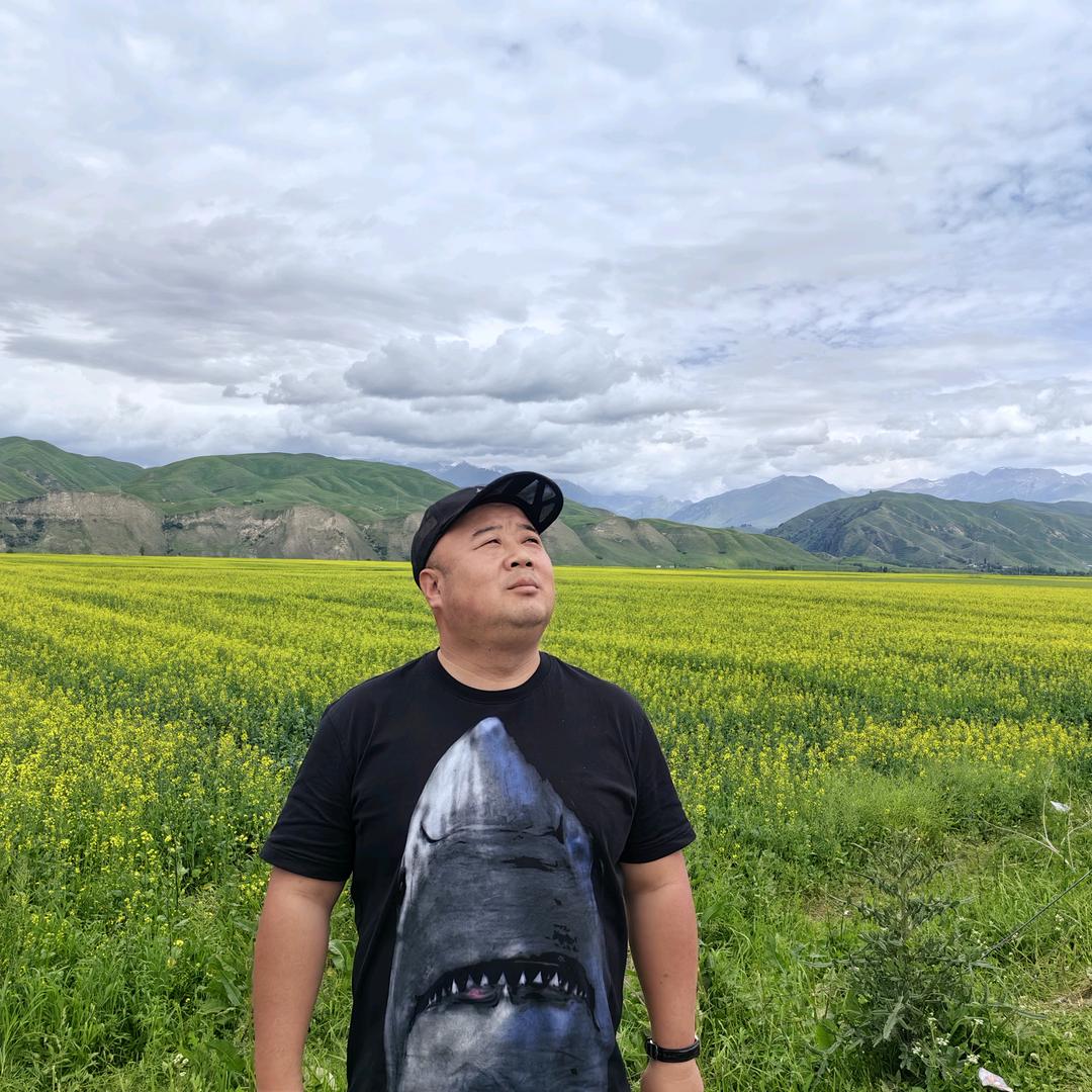 爱吃爱玩的胖子