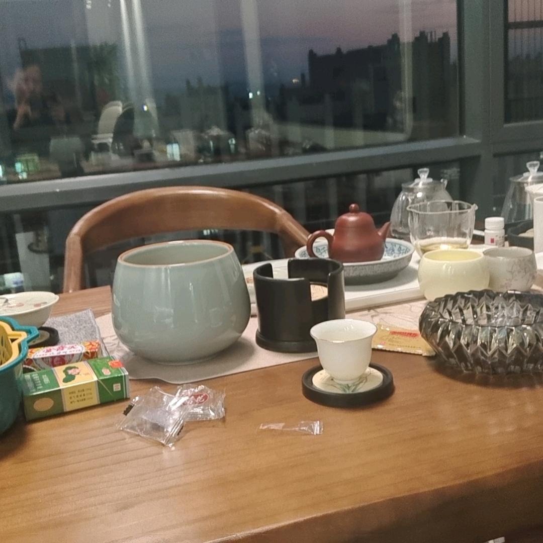 做酒的美男子