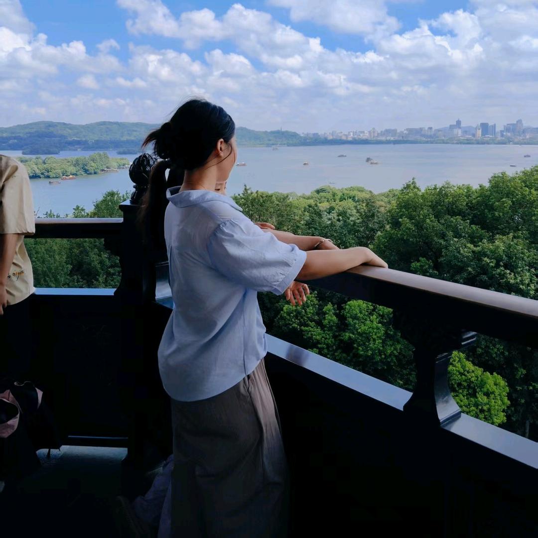 哼着自己滴小调调