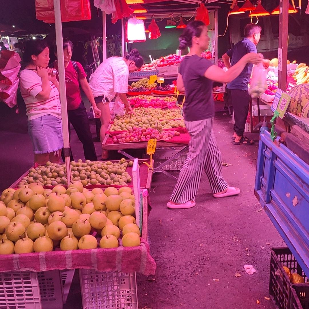地摊水果