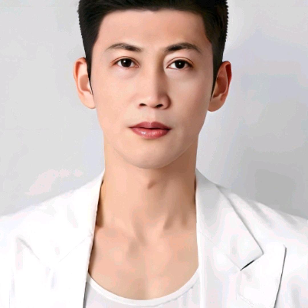 ಡ ͜ ʖ ಡ杨洋(✿^‿^)得意(๑