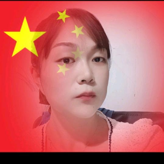 做吸塑门板的小姐姐