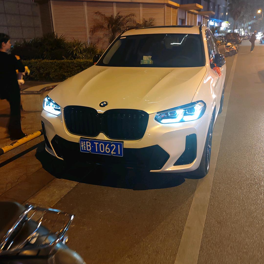 卖蔬菜水果海鲜的小朱