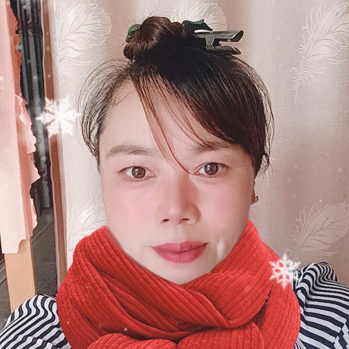 覃小小