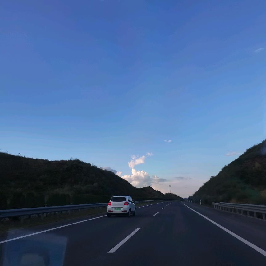 雾中烟，老刘