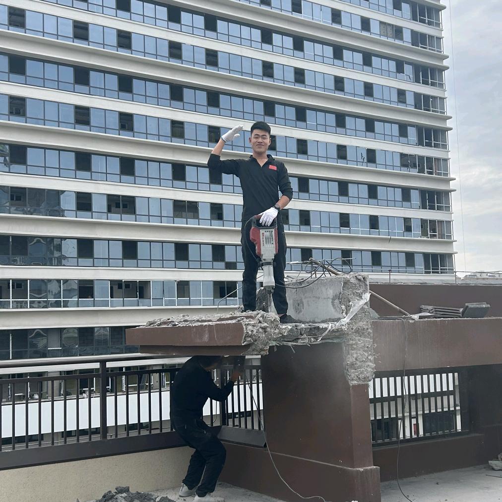 鲁M小伙《滨州—博兴》专业拆除砸墙改水电