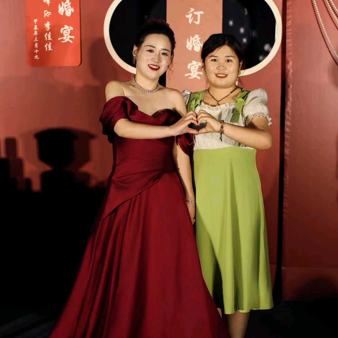 皇家同体姐妹😘佳佳