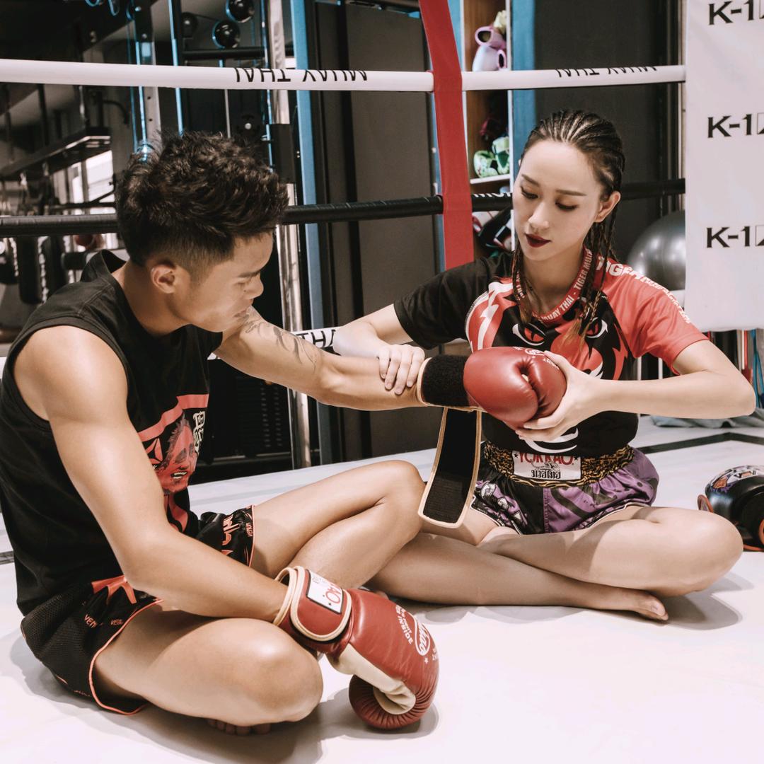 锡🥊雯🥊格🥊斗