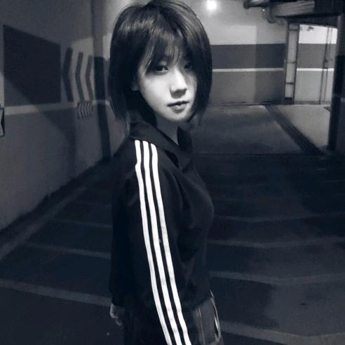 小 磊 子