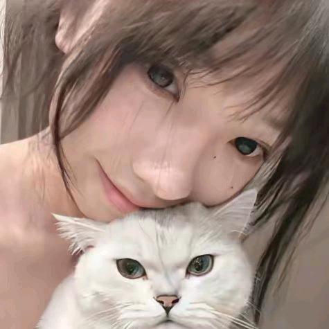 Cr